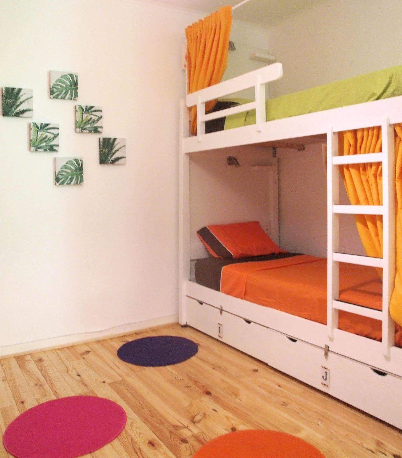 Albergue Fly To *