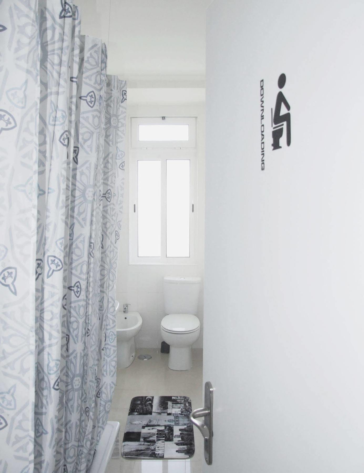 Hostel Fly To *